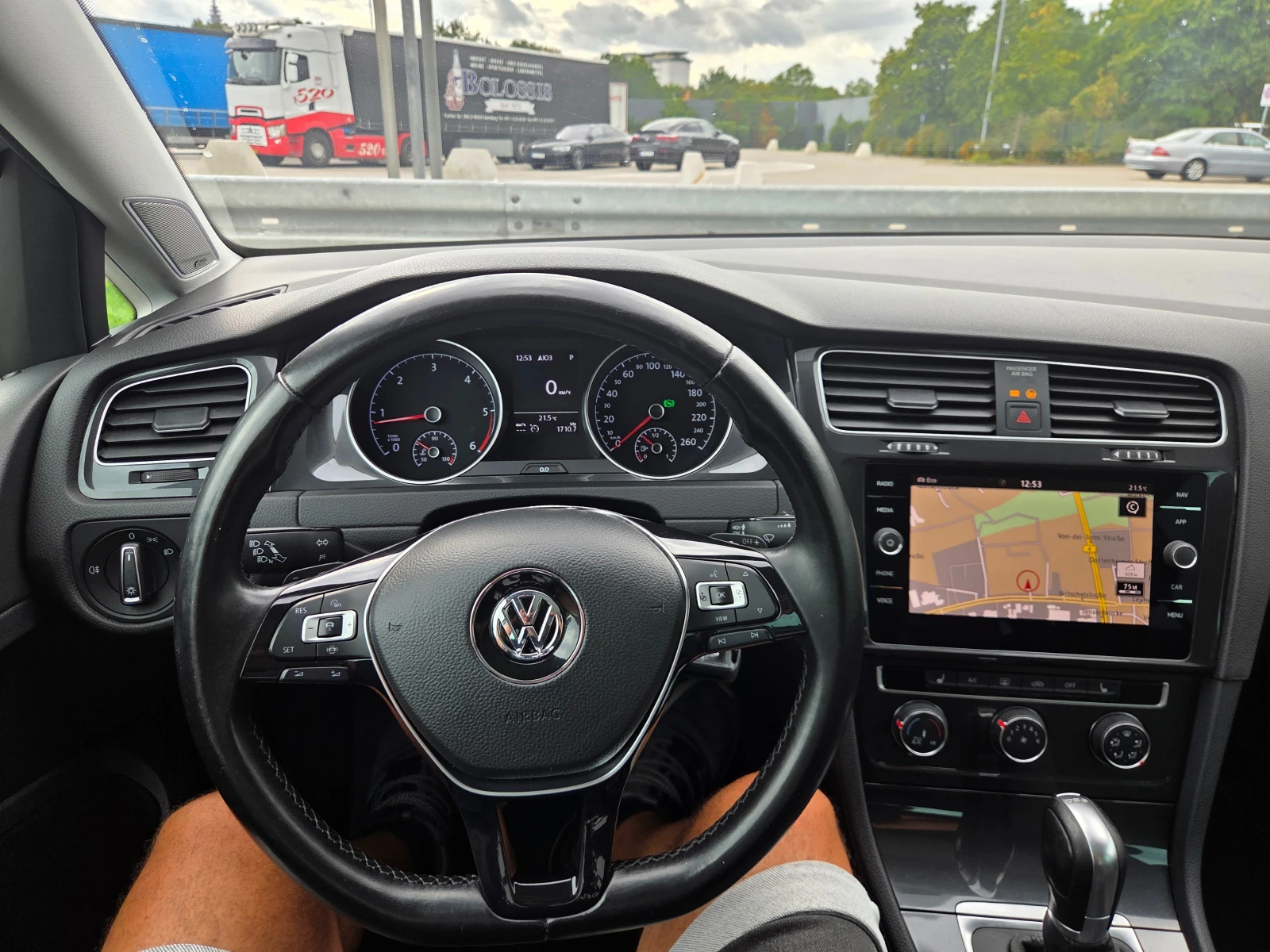 VW Golf 1.6TDI PANORAMA, снимка 14 - Автомобили и джипове - 56150961