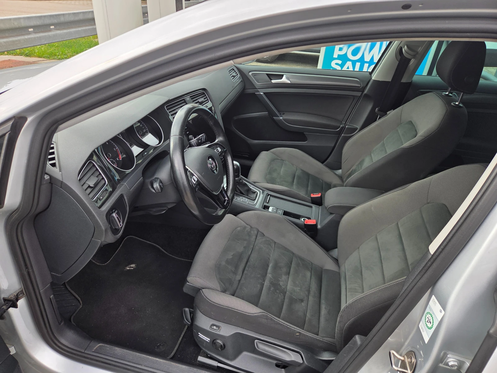 VW Golf 1.6TDI PANORAMA, снимка 13 - Автомобили и джипове - 56150961