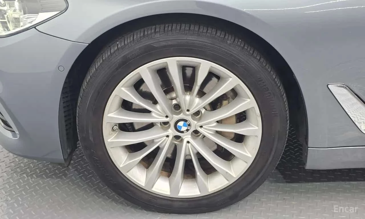 BMW 530 * Luxury Plus * ОБДУХВАНЕ * HEAD UP * , снимка 6 - Автомобили и джипове - 56658794