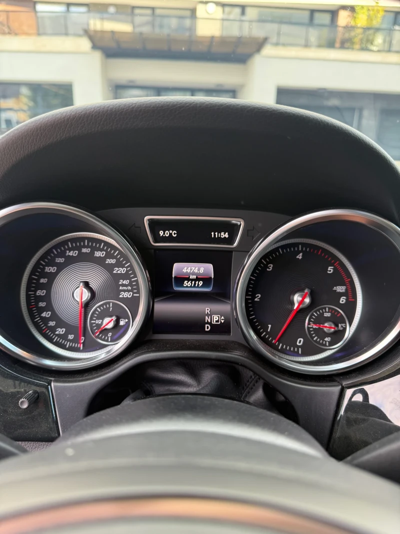 Mercedes-Benz GLE 350 D 56000км AMG-пакет Harman/Kardon Черен таван, снимка 13 - Автомобили и джипове - 52517809