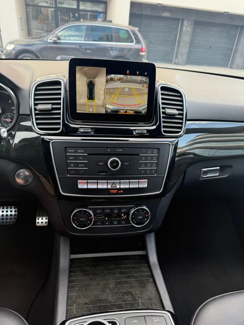 Mercedes-Benz GLE 350 D 56000км AMG-пакет Harman/Kardon Черен таван, снимка 12 - Автомобили и джипове - 52517809