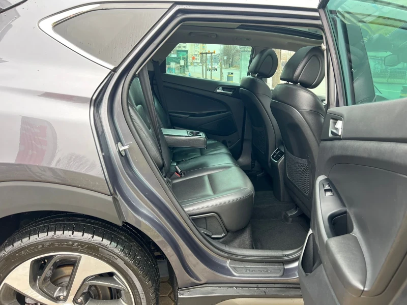 Hyundai Tucson 2.0CRDi/4x4/КОЖА, снимка 14 - Автомобили и джипове - 53379222