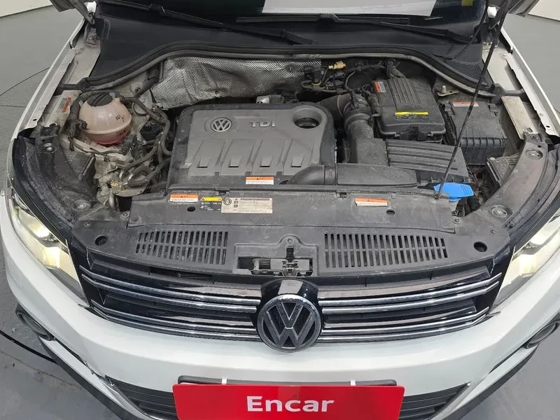 VW Tiguan 2.0 TDI, снимка 6 - Автомобили и джипове - 54302807