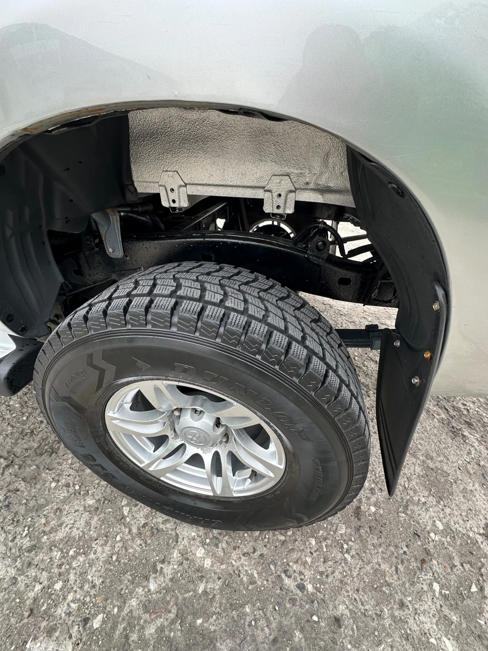 Toyota Hilux 2.5D Invicible - изображение 7