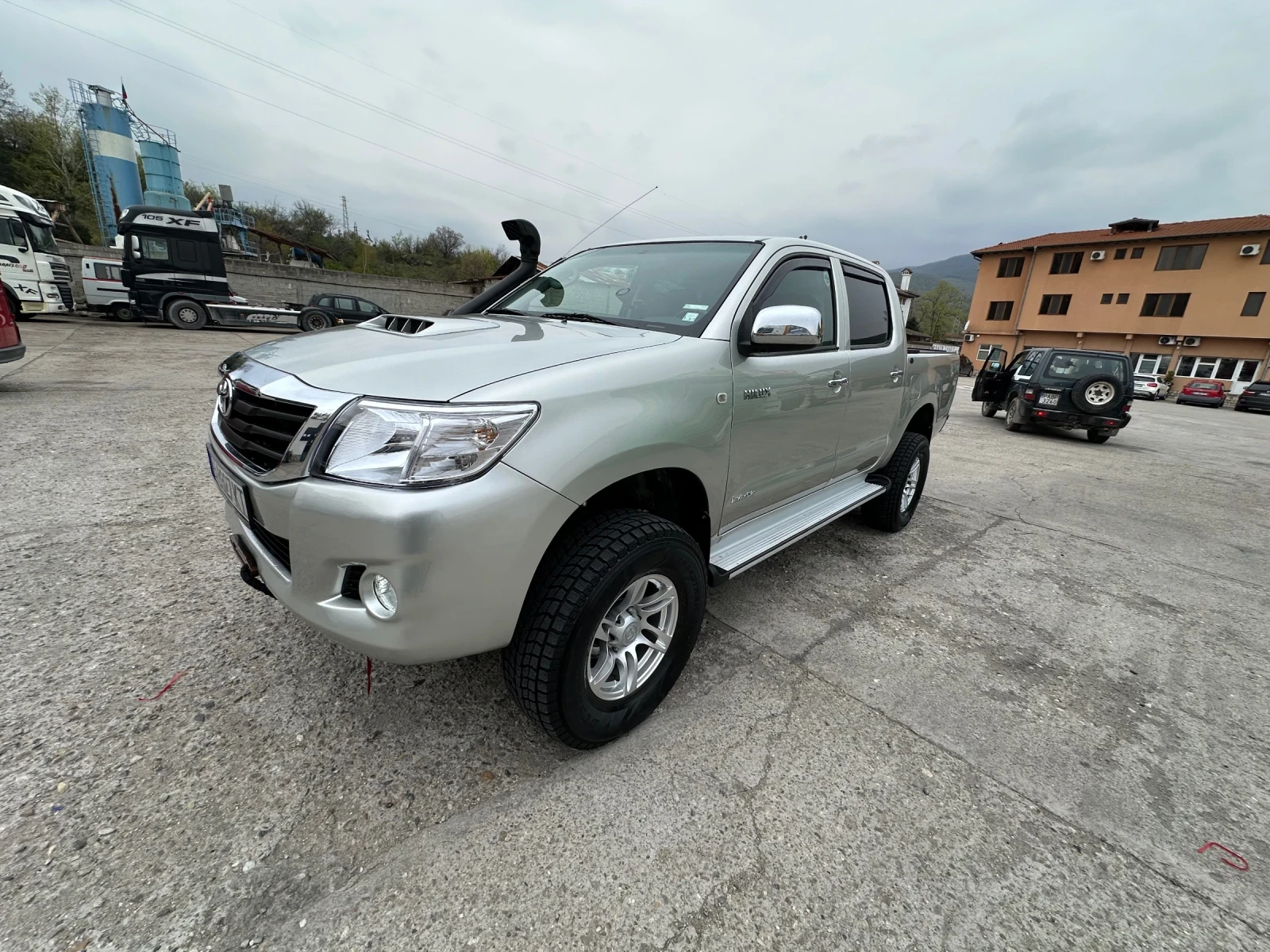 Toyota Hilux 2.5D Invicible - изображение 3