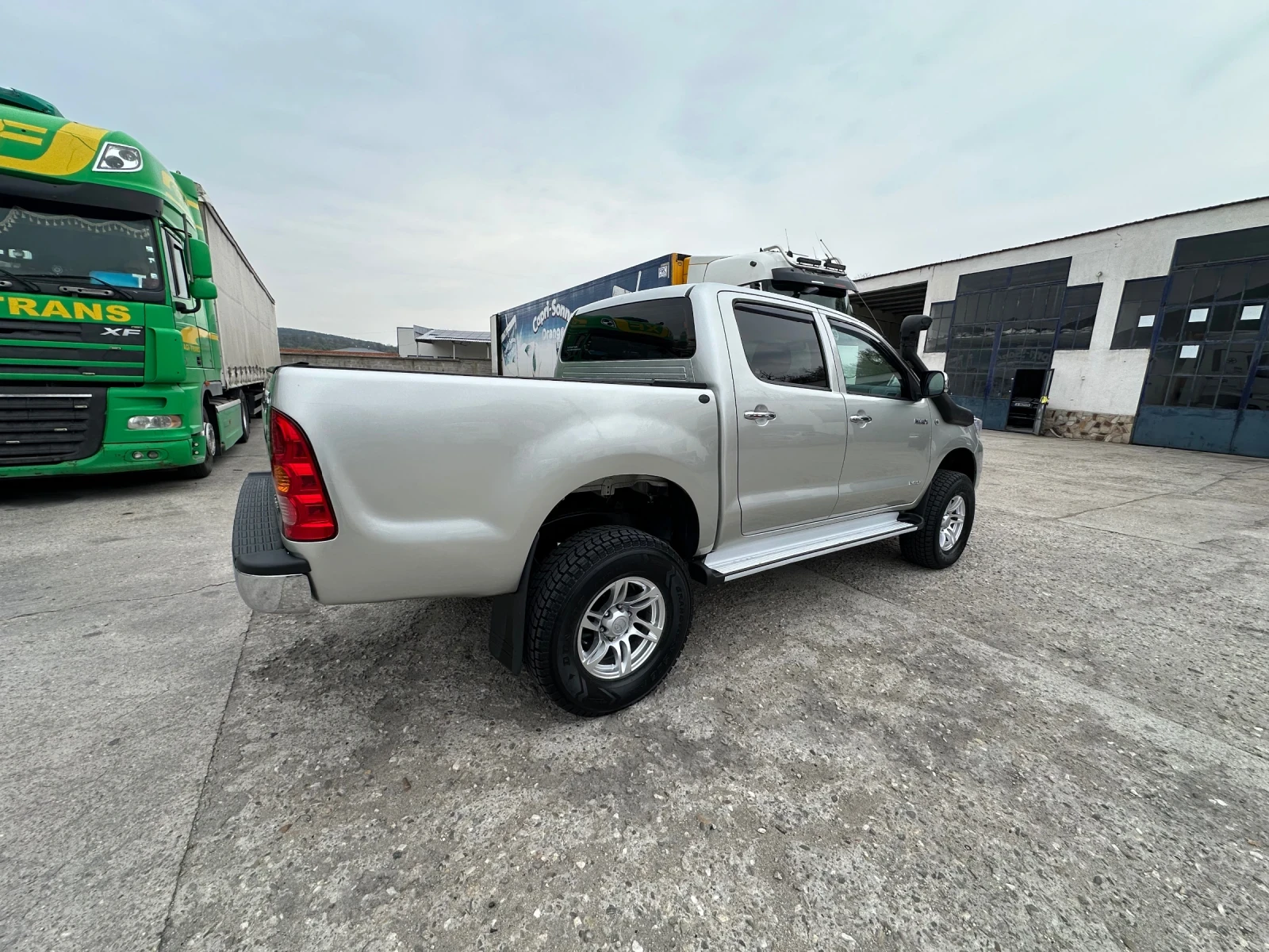Toyota Hilux 2.5D Invicible - изображение 4