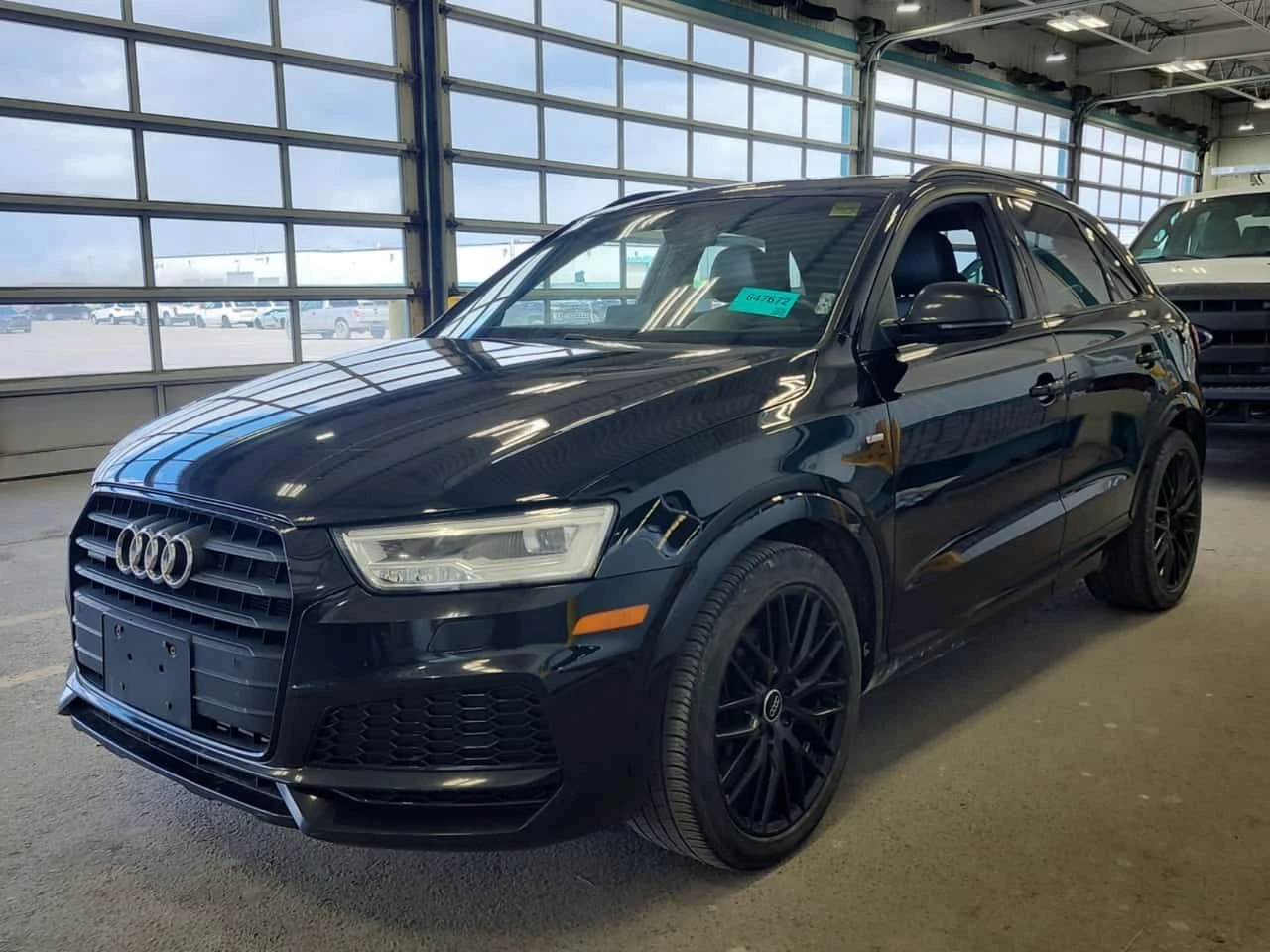 Audi Q3 TECHNIK/CARFAX/ S Line/Подгрев/Панорама/2 Ключа, снимка 2 - Автомобили и джипове - 54502978
