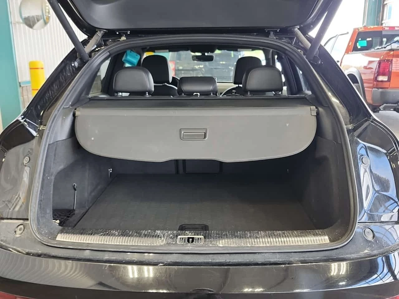 Audi Q3 TECHNIK/CARFAX/ S Line/Подгрев/Панорама/2 Ключа, снимка 13 - Автомобили и джипове - 54502978