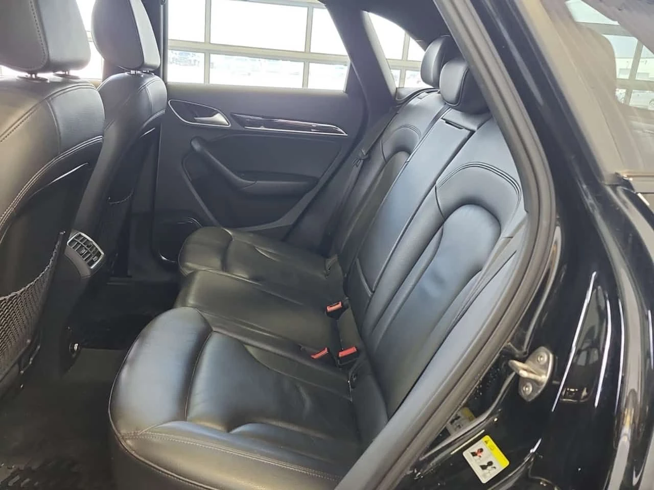 Audi Q3 TECHNIK/CARFAX/ S Line/Подгрев/Панорама/2 Ключа, снимка 11 - Автомобили и джипове - 54502978