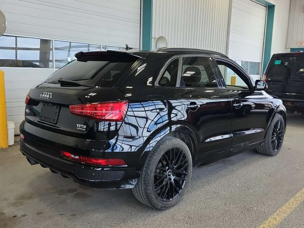 Audi Q3 TECHNIK/CARFAX/ S Line/Подгрев/Панорама/2 Ключа, снимка 3 - Автомобили и джипове - 54502978