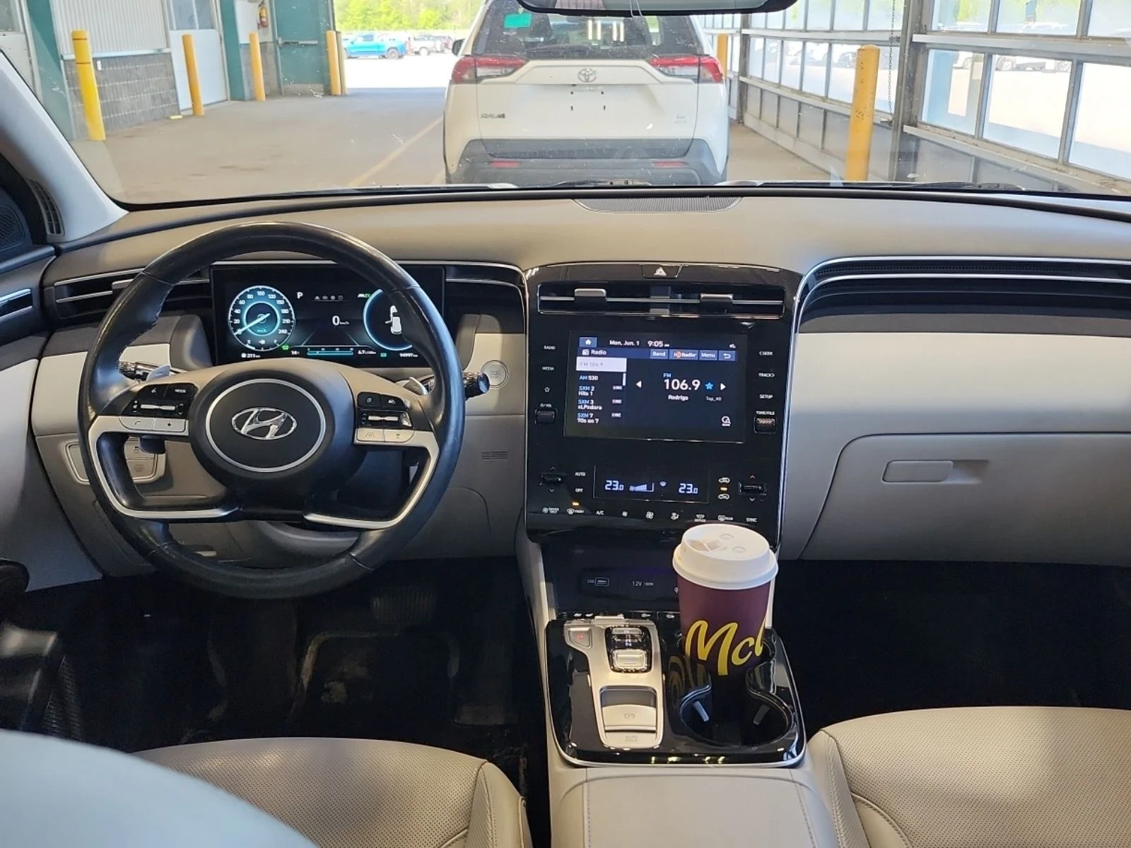 Hyundai Tucson Luxury* Distronic* Keyless* 360View* Обдух* Подгре, снимка 7 - Автомобили и джипове - 54751963