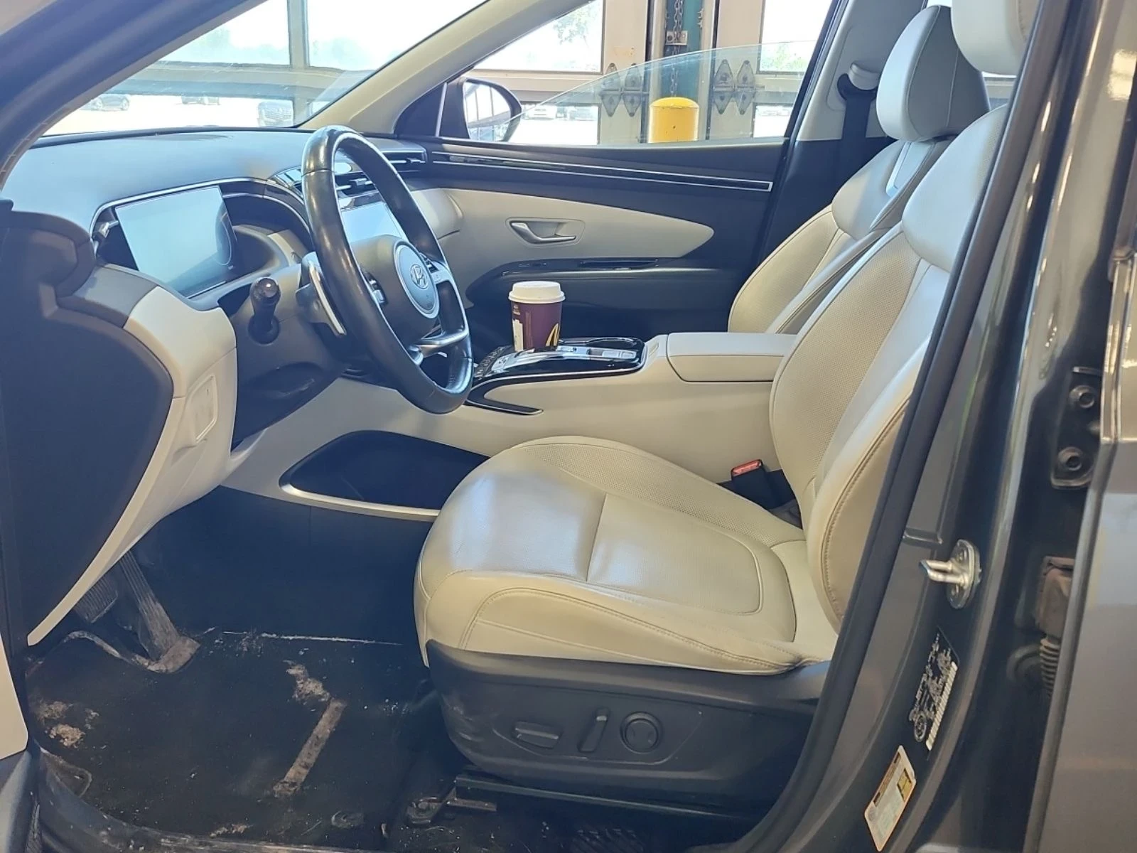 Hyundai Tucson Luxury* Distronic* Keyless* 360View* Обдух* Подгре, снимка 5 - Автомобили и джипове - 54751963