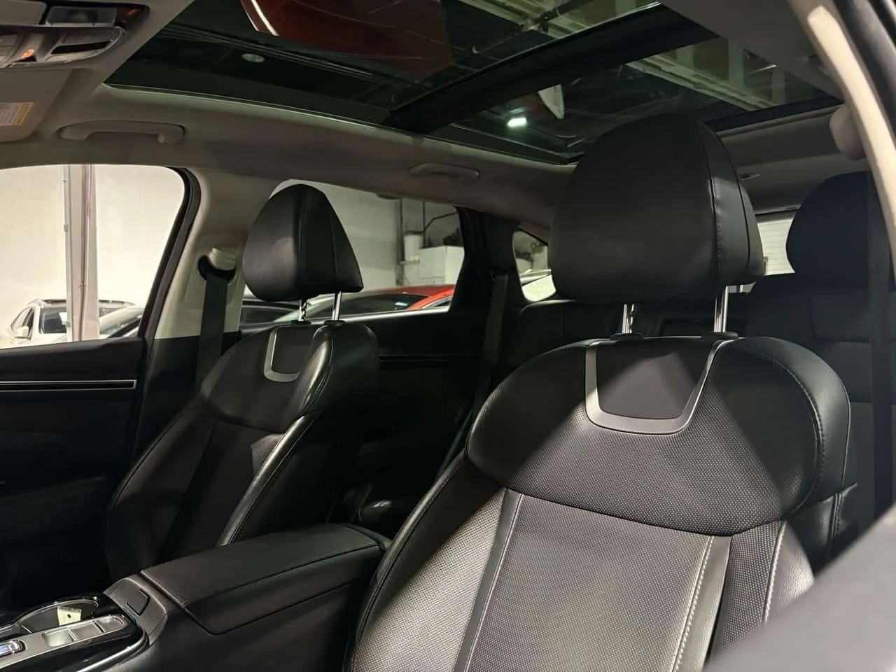 Hyundai Tucson * Luxury AWD * CARFAX * ЦЕНА ДО БГ, снимка 17 - Автомобили и джипове - 54969532