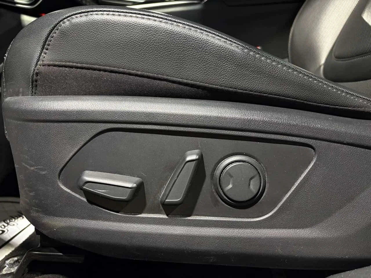 Hyundai Tucson * Luxury AWD * CARFAX * ЦЕНА ДО БГ, снимка 13 - Автомобили и джипове - 54969532