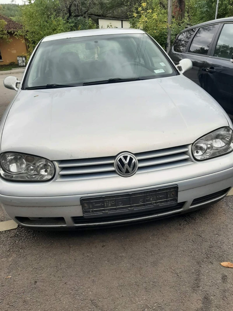 VW Golf, снимка 1 - Автомобили и джипове - 47409277