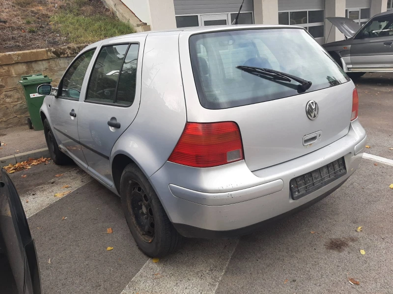 VW Golf, снимка 2 - Автомобили и джипове - 47409277