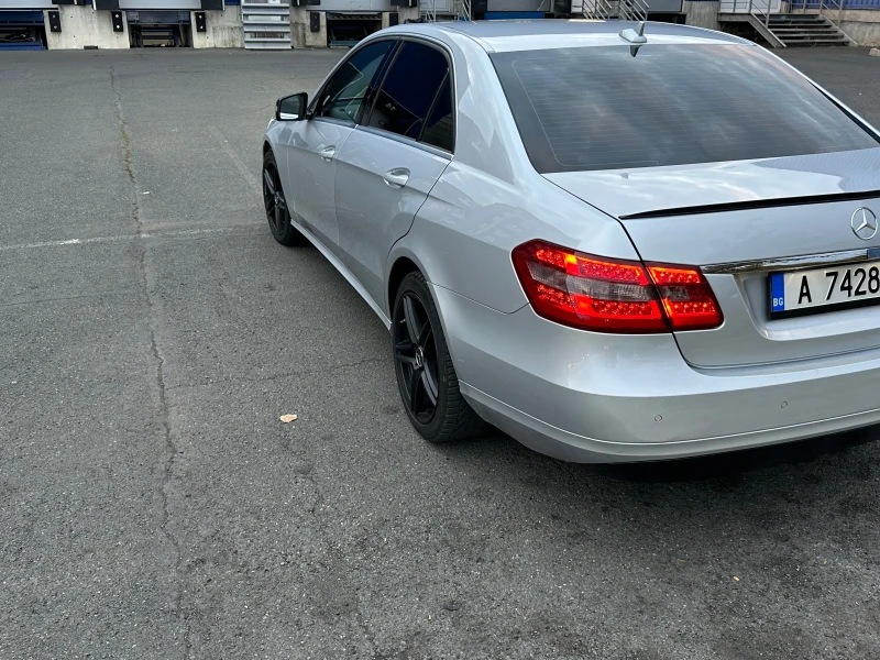 Mercedes-Benz E 220 W212, снимка 6 - Автомобили и джипове - 48250370