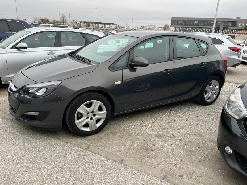 Opel Astra 1.6 Diesel, снимка 3 - Автомобили и джипове - 47979576