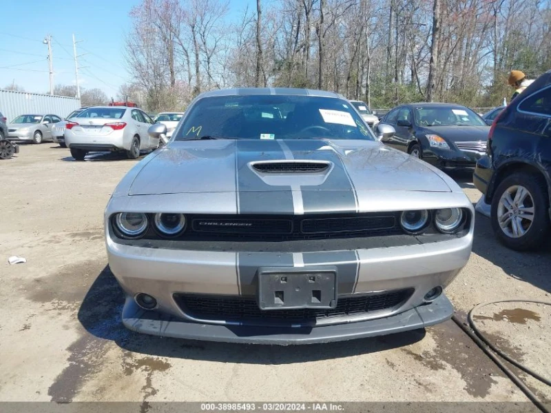 Dodge Challenger 6.4L V-8 , 485HP Rear Wheel Drive, снимка 12 - Автомобили и джипове - 49448422