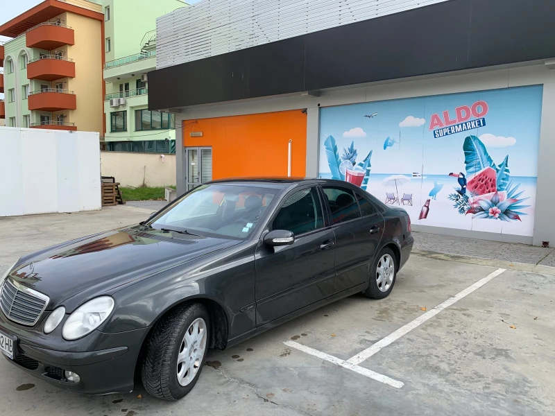 Mercedes-Benz E 220, снимка 2 - Автомобили и джипове - 52715318