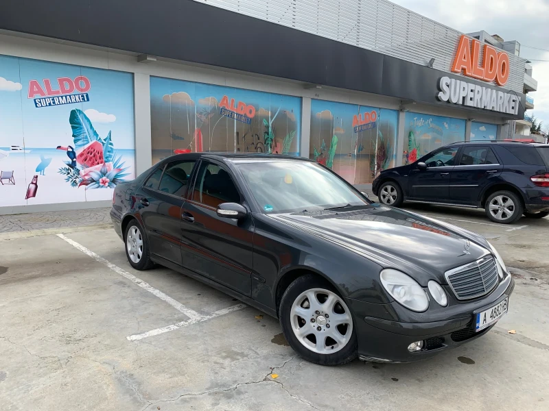 Mercedes-Benz E 220, снимка 3 - Автомобили и джипове - 52715318