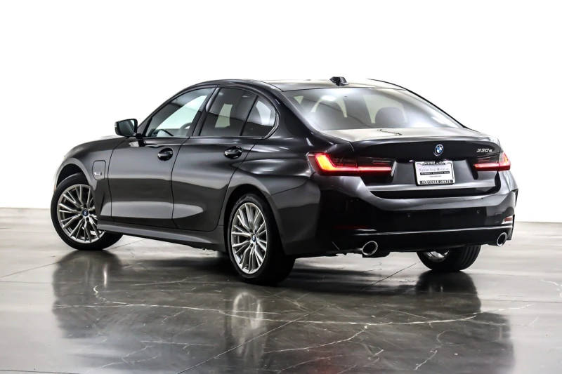 BMW 330 E HYBRID * * CARFAX * * АВТО КРЕДИТ * * , снимка 3 - Автомобили и джипове - 52795600