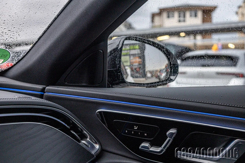 Mercedes-Benz E 300 DE4M PLUG IN HYBRID 3xAMG DESIGNO PANORAMA BURM, снимка 14 - Автомобили и джипове - 53013716