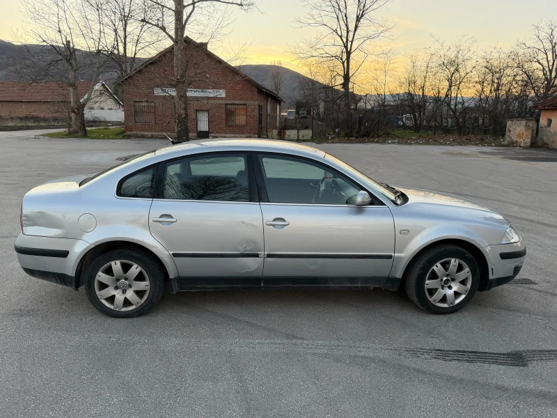 VW Passat, снимка 4 - Автомобили и джипове - 53133376