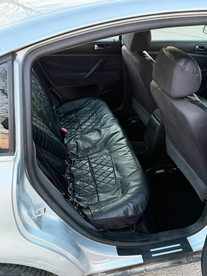 VW Passat, снимка 14 - Автомобили и джипове - 53133376