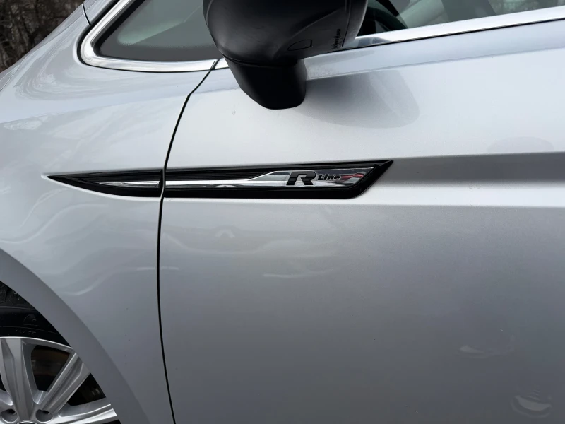 VW Touran 1.4TSI* R-Line* DSG* Navi, снимка 9 - Автомобили и джипове - 53287068