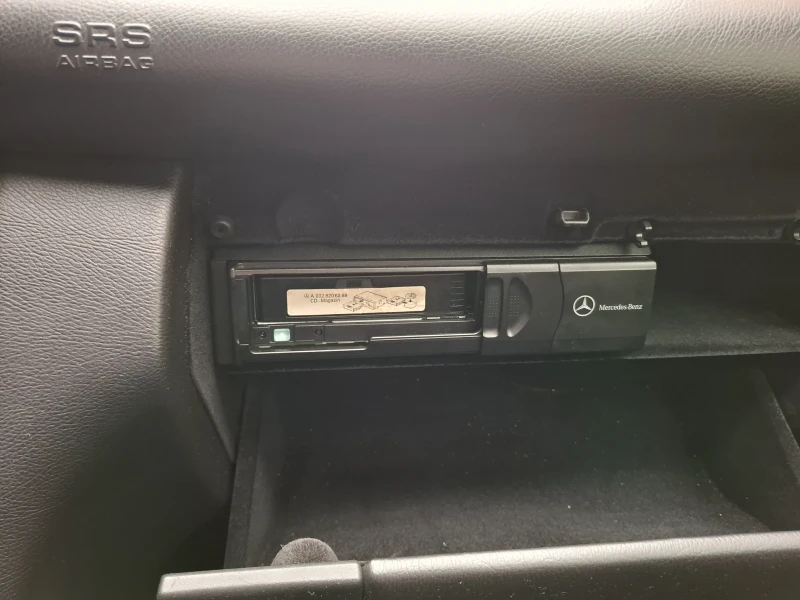 Mercedes-Benz C 180 Газ/Бензин, снимка 4 - Автомобили и джипове - 53300442