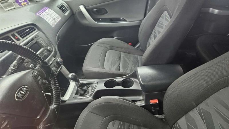 Kia Ceed, снимка 5 - Автомобили и джипове - 53379972
