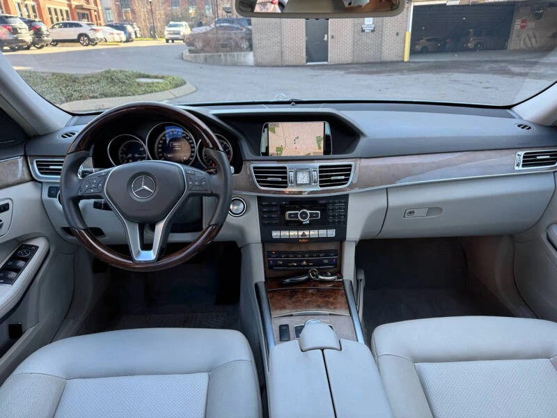 Mercedes-Benz E 350 4MATIC* Harman-Kardon* м.точка* подгрев* камера* , снимка 11 - Автомобили и джипове - 49021027