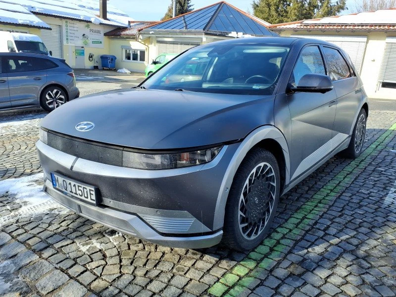 Hyundai Ioniq 5 72.6KWh/4X4/306�.�/UNIQ/��������/360/HEADUP/22� | Mobile.bg � ����������� 2