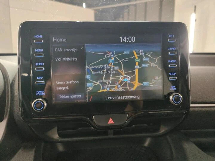 Toyota Yaris 1.5 Hybrid Dynamic, снимка 9 - Автомобили и джипове - 55234554