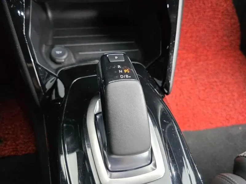 Peugeot 2008 Generation Ev Gt, снимка 9 - Автомобили и джипове - 56254845