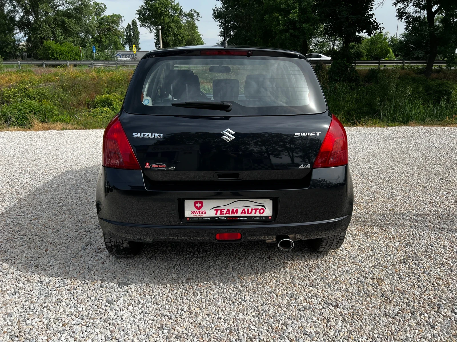 Suzuki Swift 1.3 i 4x4 SWISS EDITION  - изображение 4