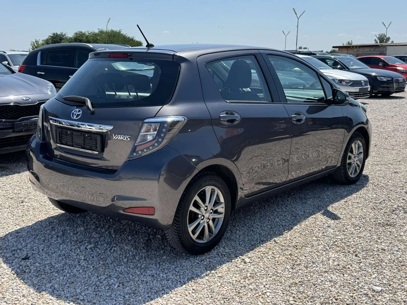 Toyota Yaris 1.33I - изображение 4