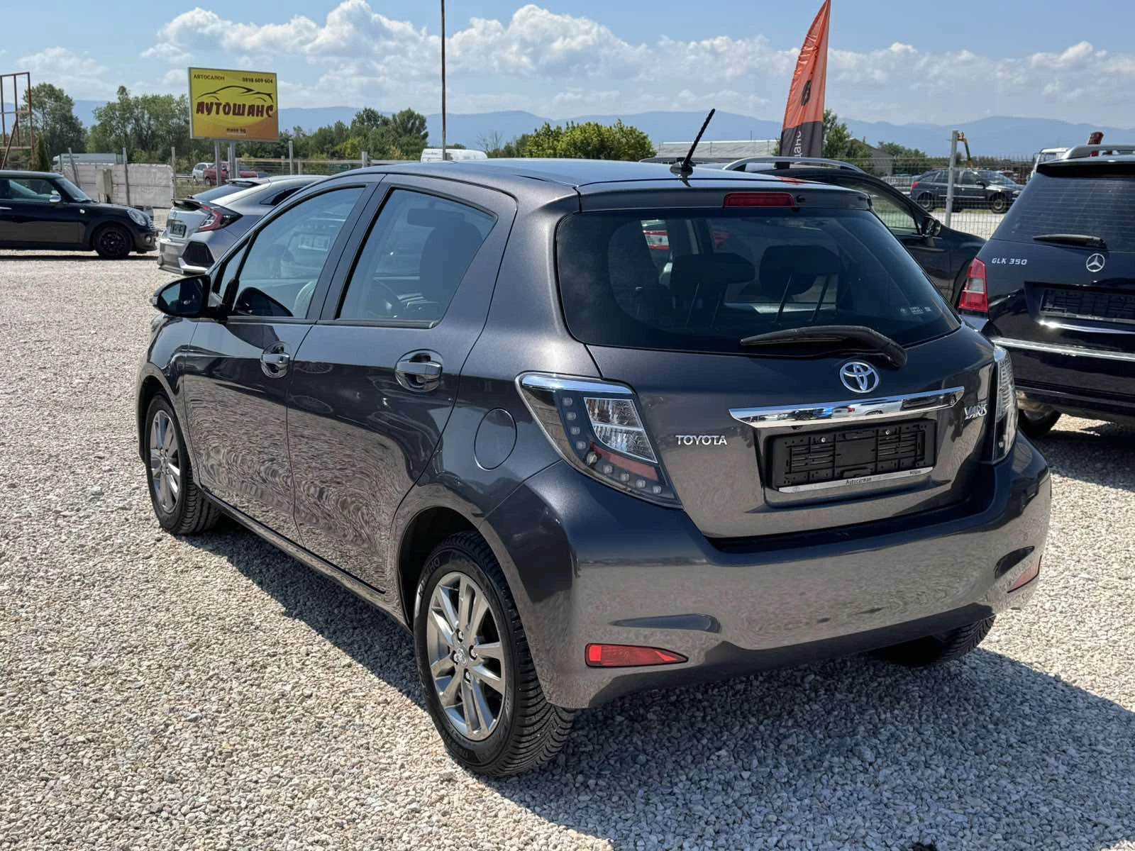 Toyota Yaris 1.33I - изображение 6
