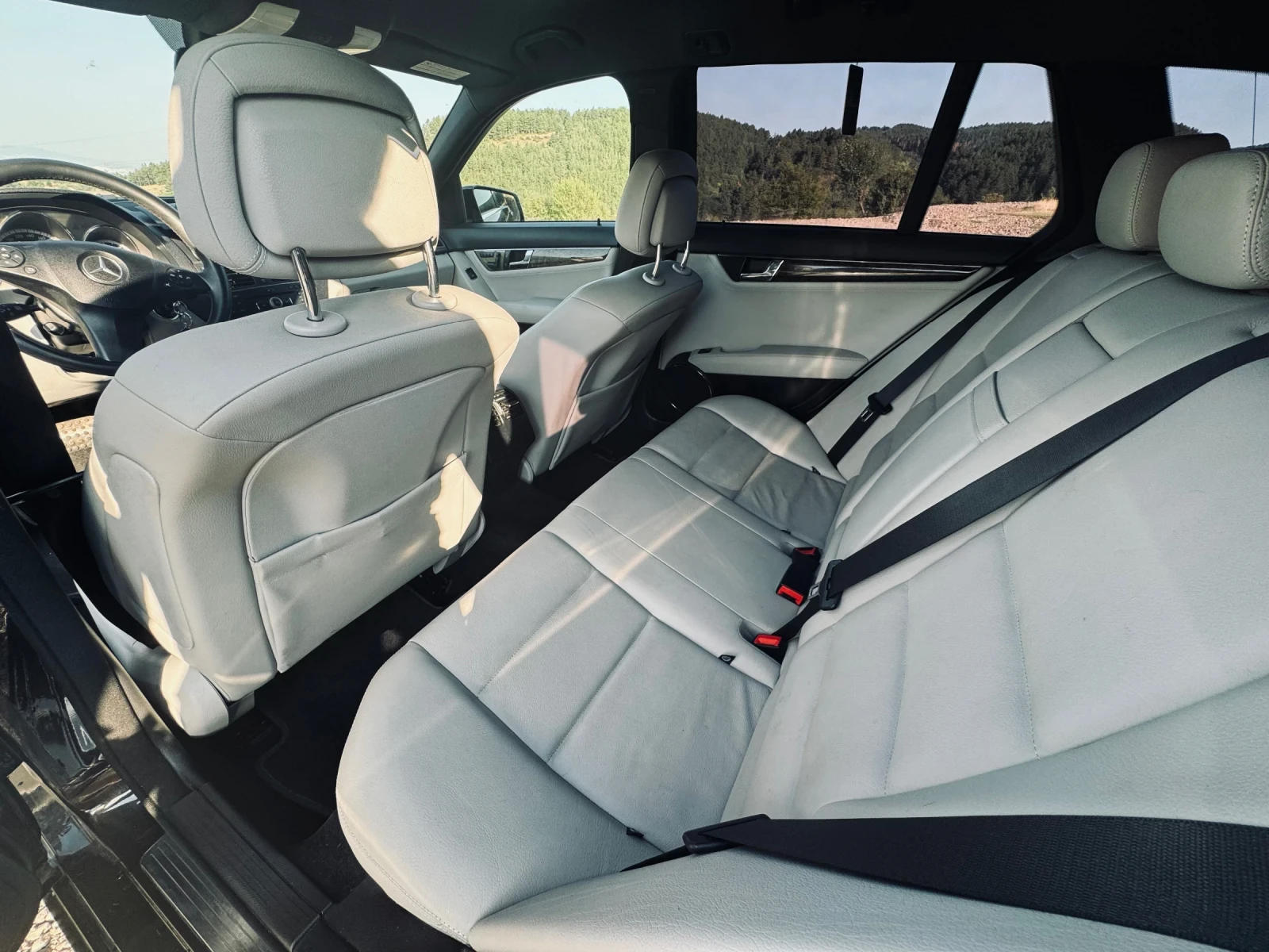 Mercedes-Benz C 320 CDI 4Matic/ MEMORY / F1 / AMG Pack - изображение 10