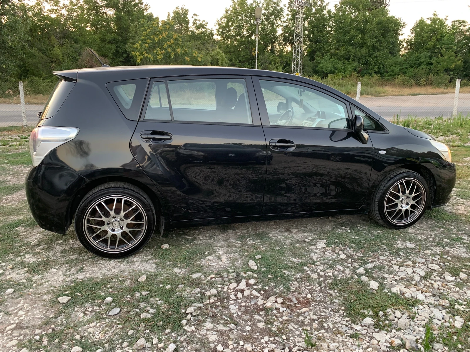 Toyota Verso 1.8-147 КС - изображение 6