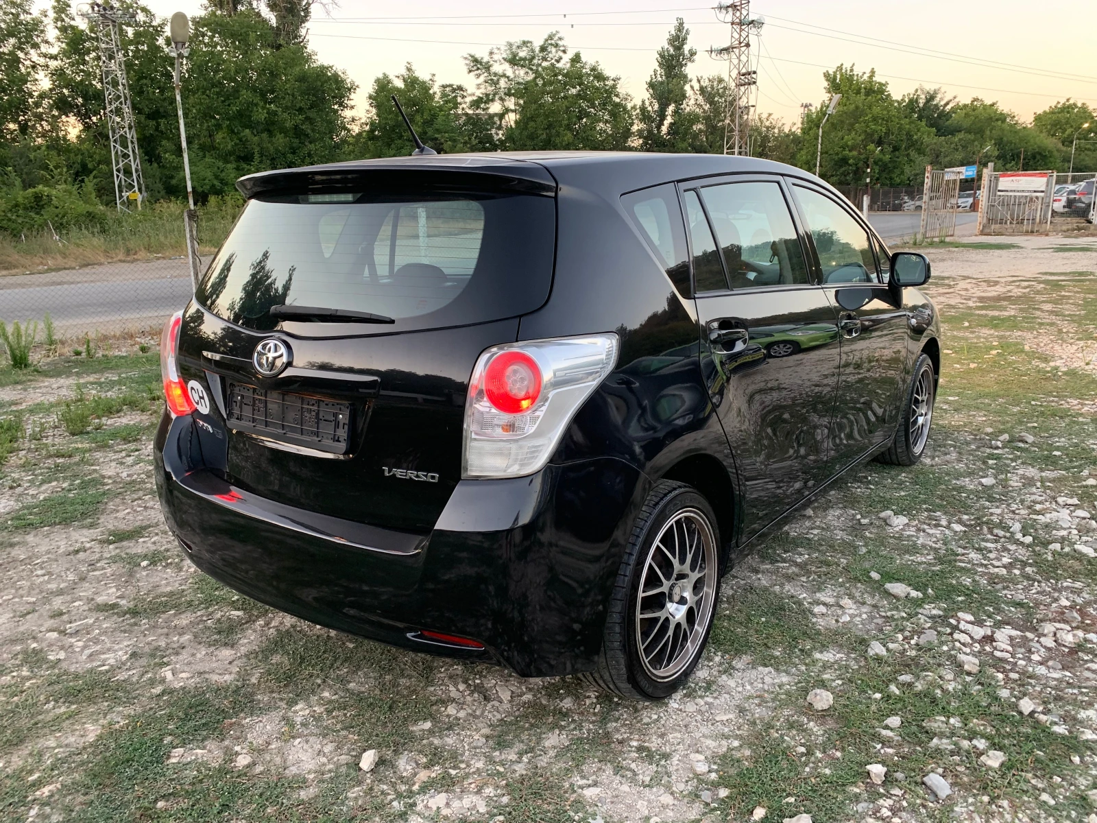 Toyota Verso 1.8-147 КС - изображение 5