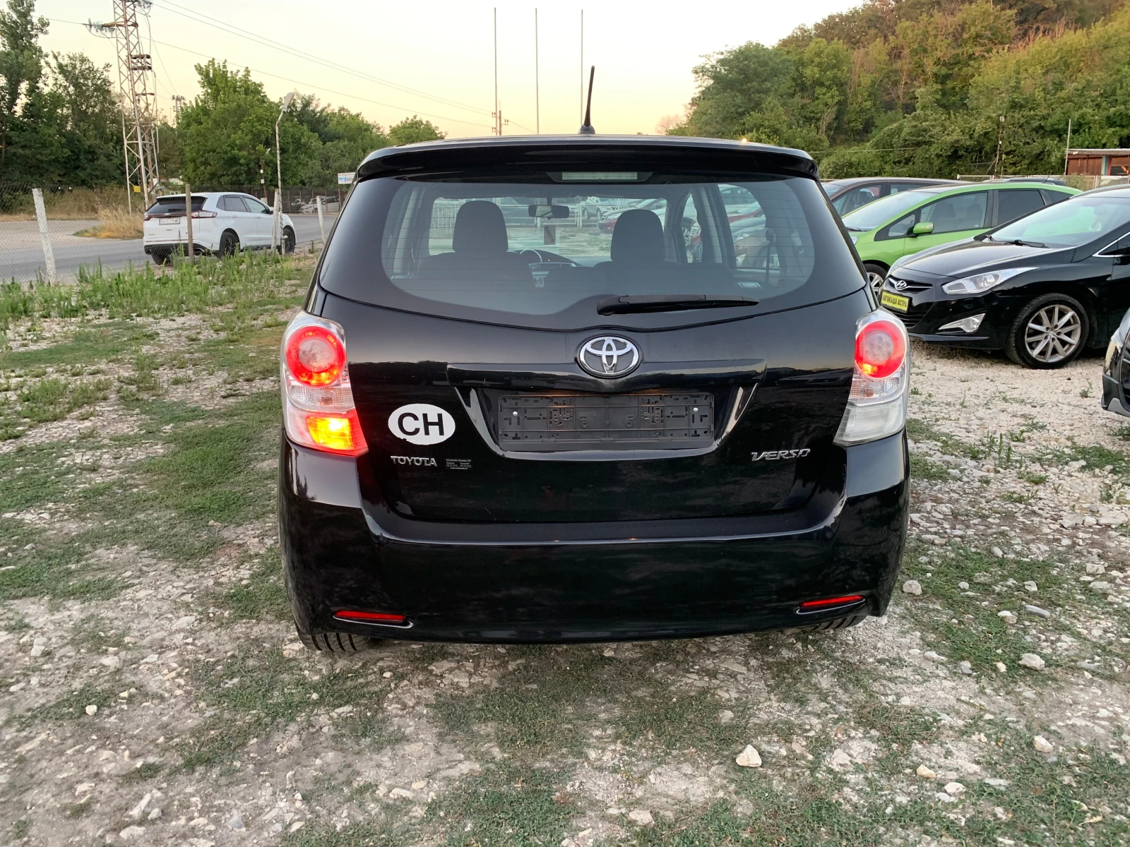 Toyota Verso 1.8-147 КС - изображение 4