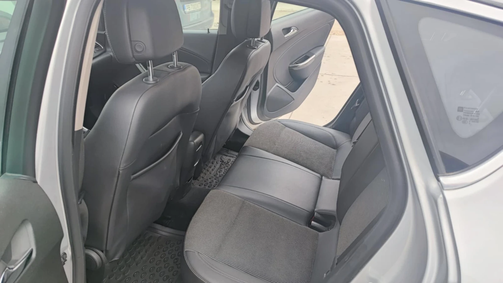 Opel Astra J - изображение 7
