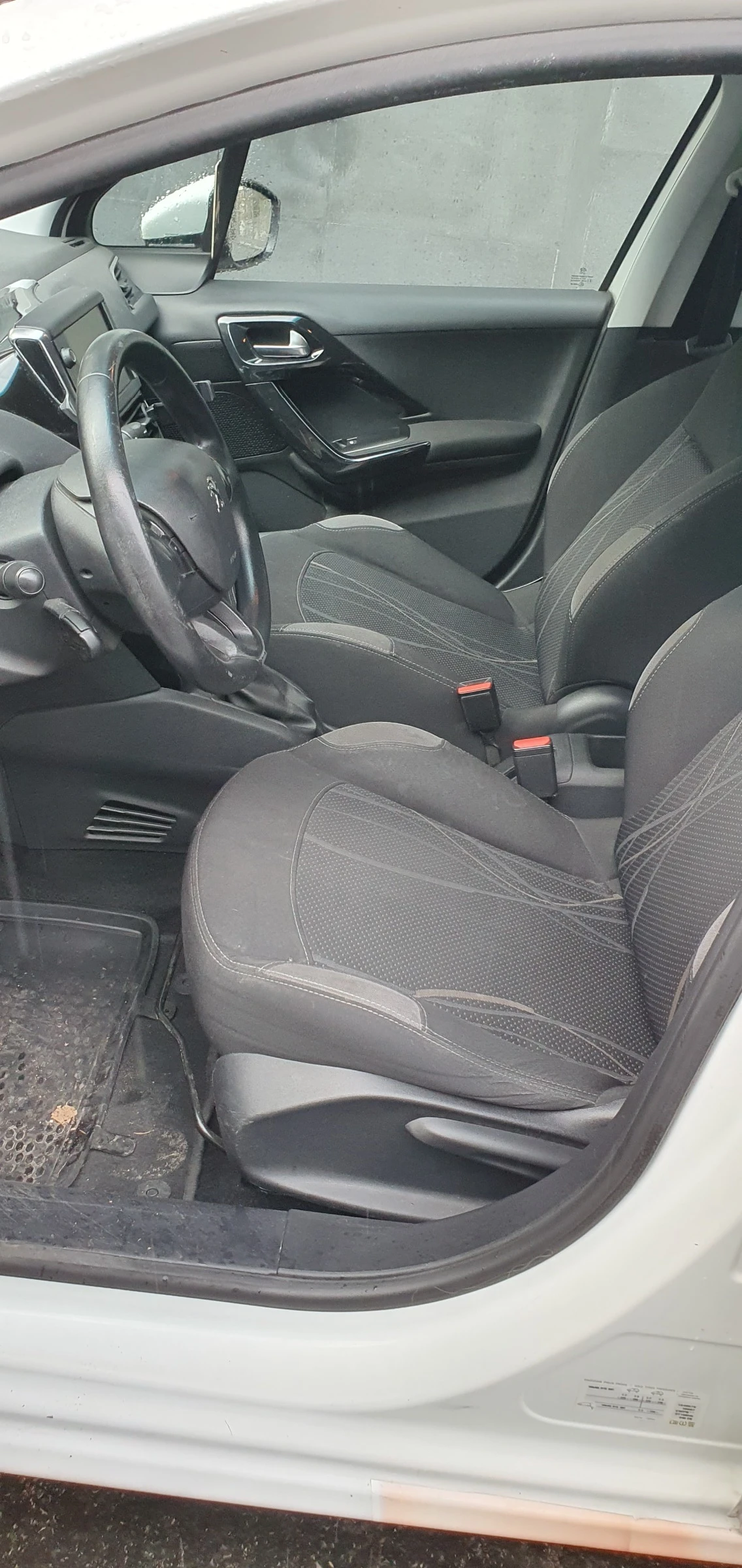 Peugeot 208 1.4 HDI Euro 5B - изображение 8