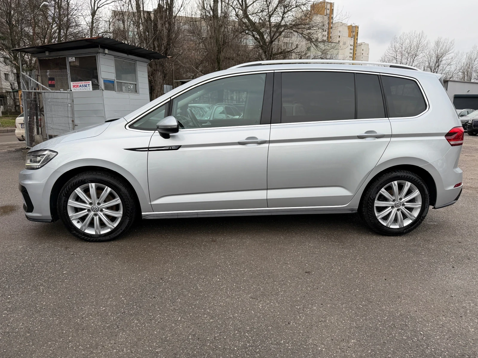 VW Touran 1.4TSI* R-Line* DSG* Navi - изображение 6