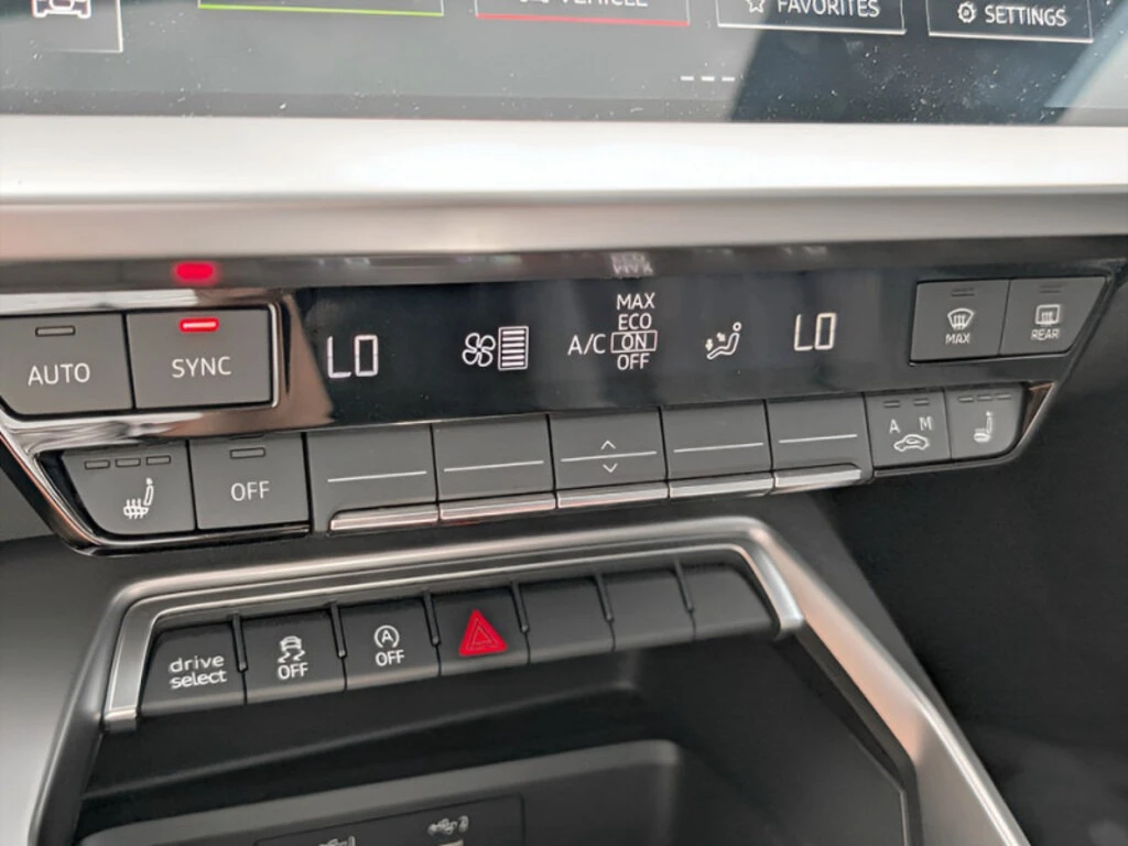 Audi S3 2.0T | ПАНОРАМА | ИЗРЯДНА СЕРВИЗНА КНИЖКА |  - изображение 10