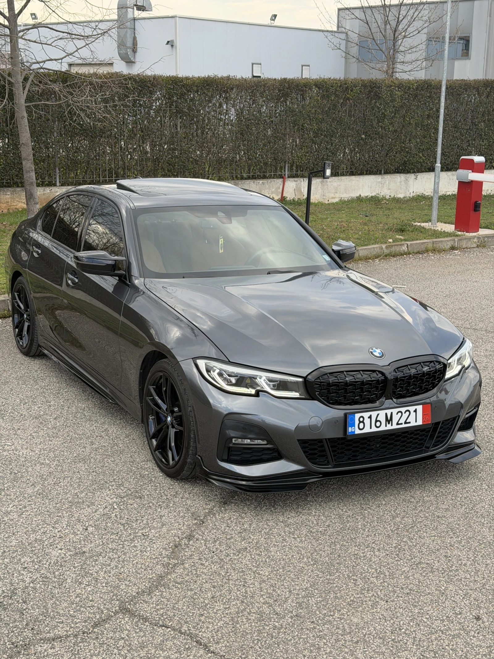 BMW 330 xdrive, снимка 3 - Автомобили и джипове - 53979258