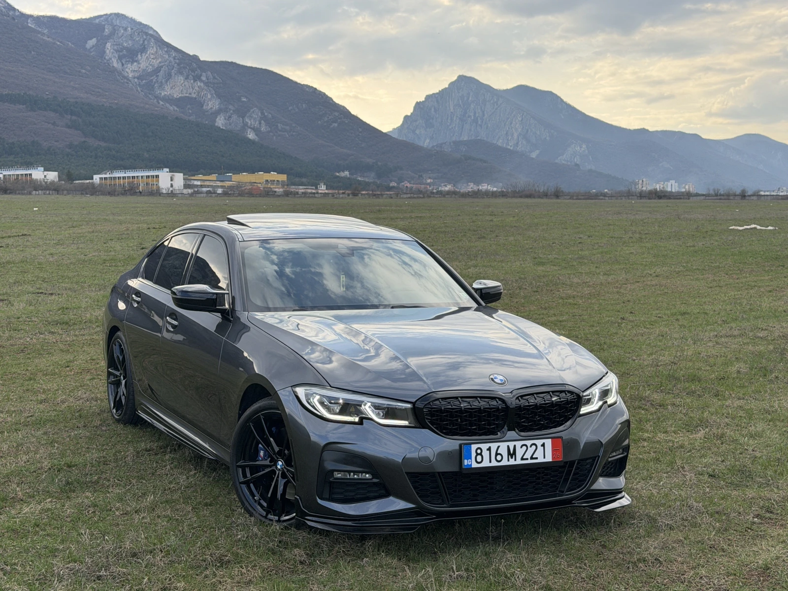 BMW 330 xdrive, снимка 9 - Автомобили и джипове - 53979258