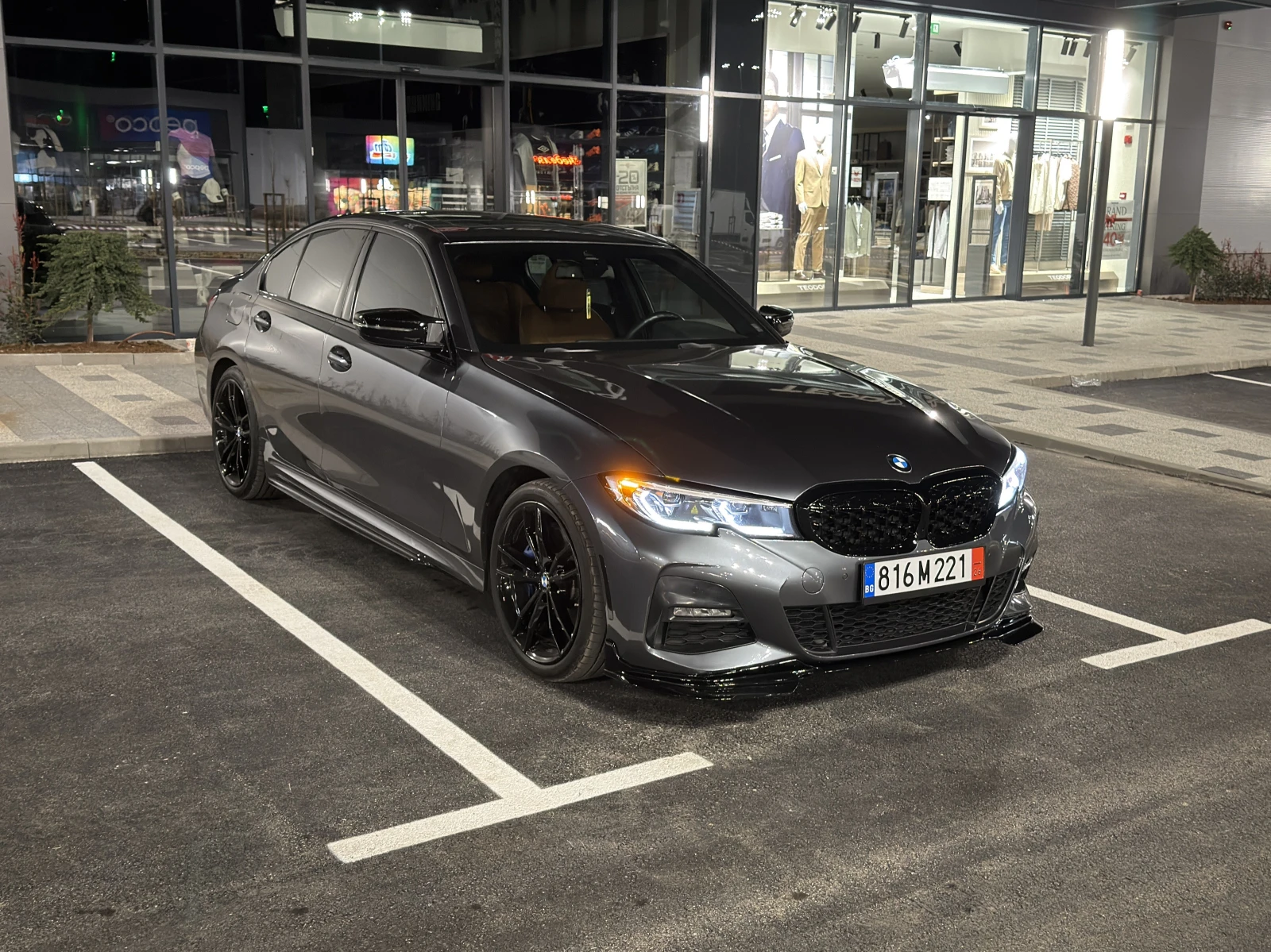 BMW 330 xdrive, снимка 12 - Автомобили и джипове - 53979258